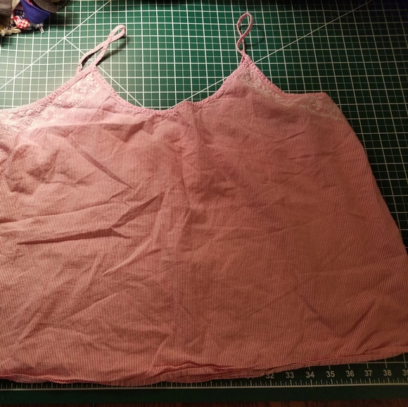 Old Navy Tops - Old Navy XXL Red & White Adj Straps Embroidered